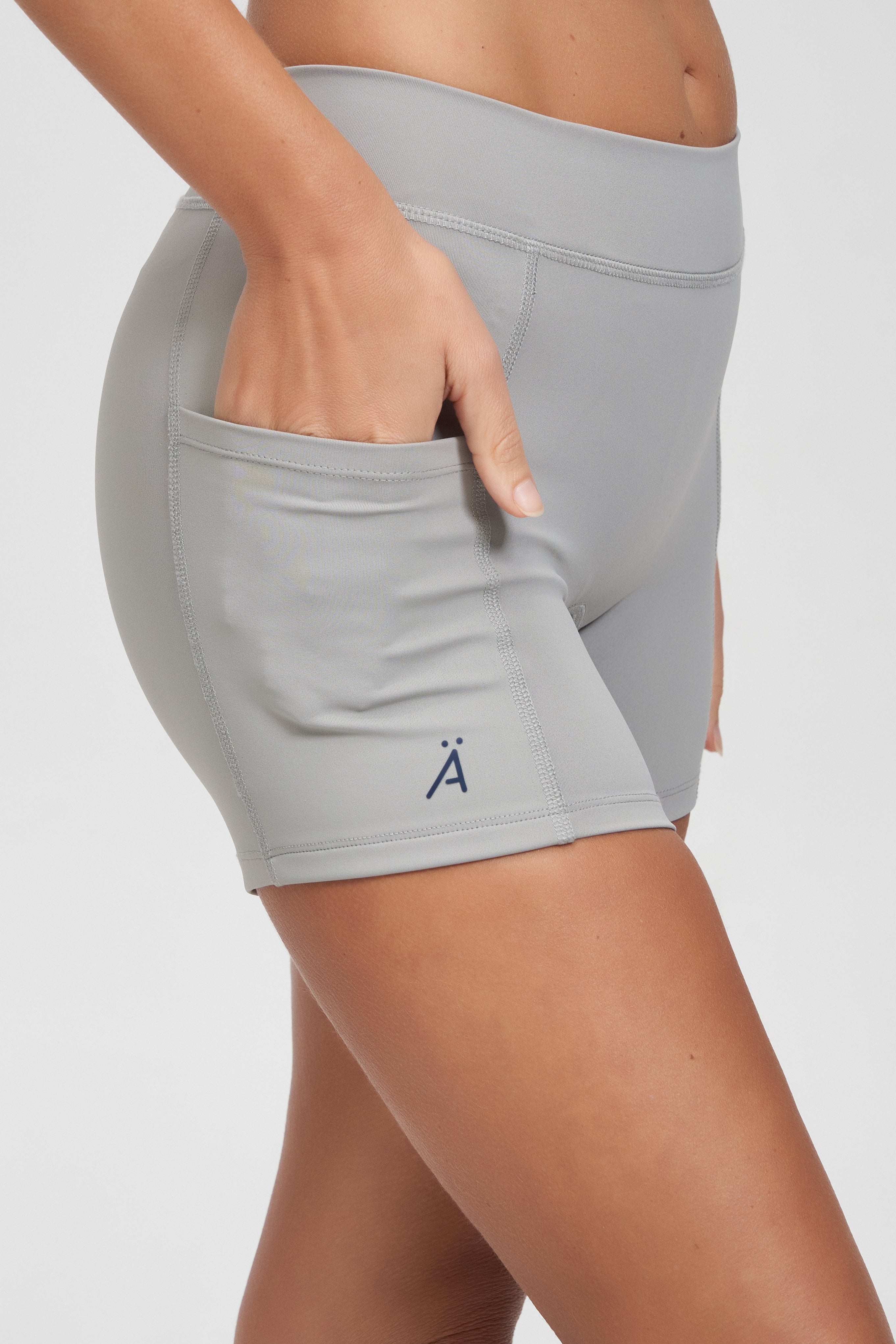 Annika Tech Shortie