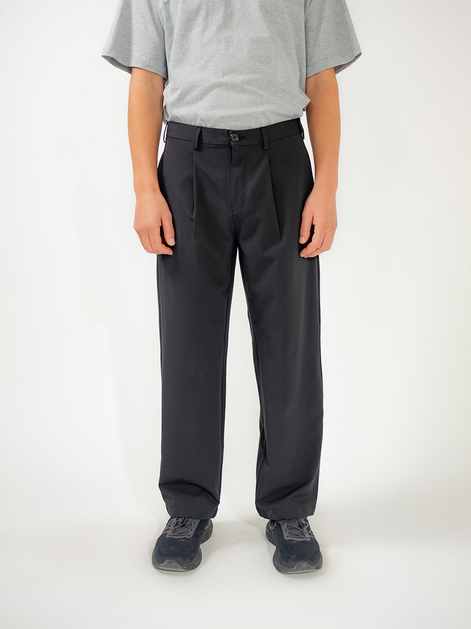 PLEATED PANTS | BLACK