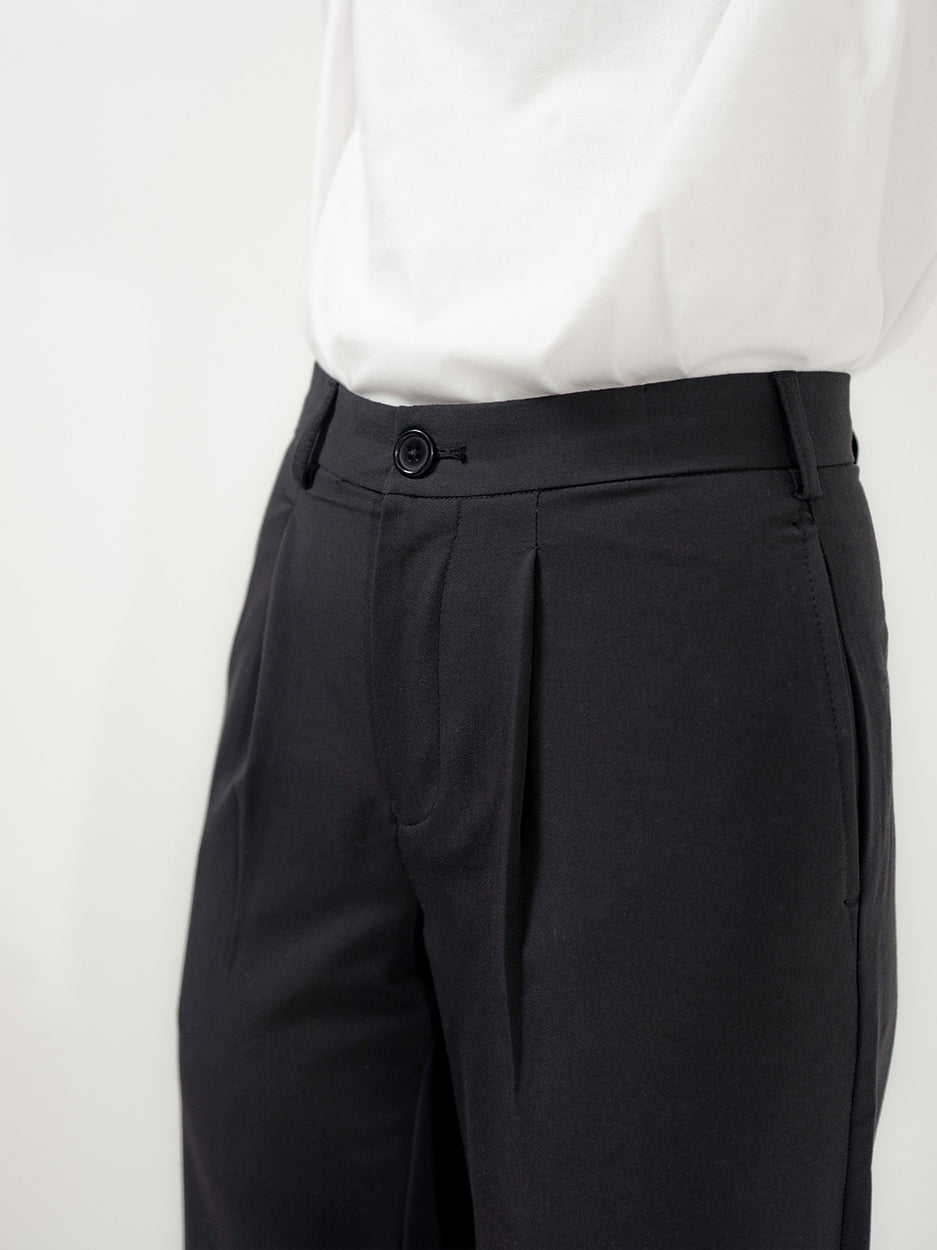 PLEATED PANTS | BLACK