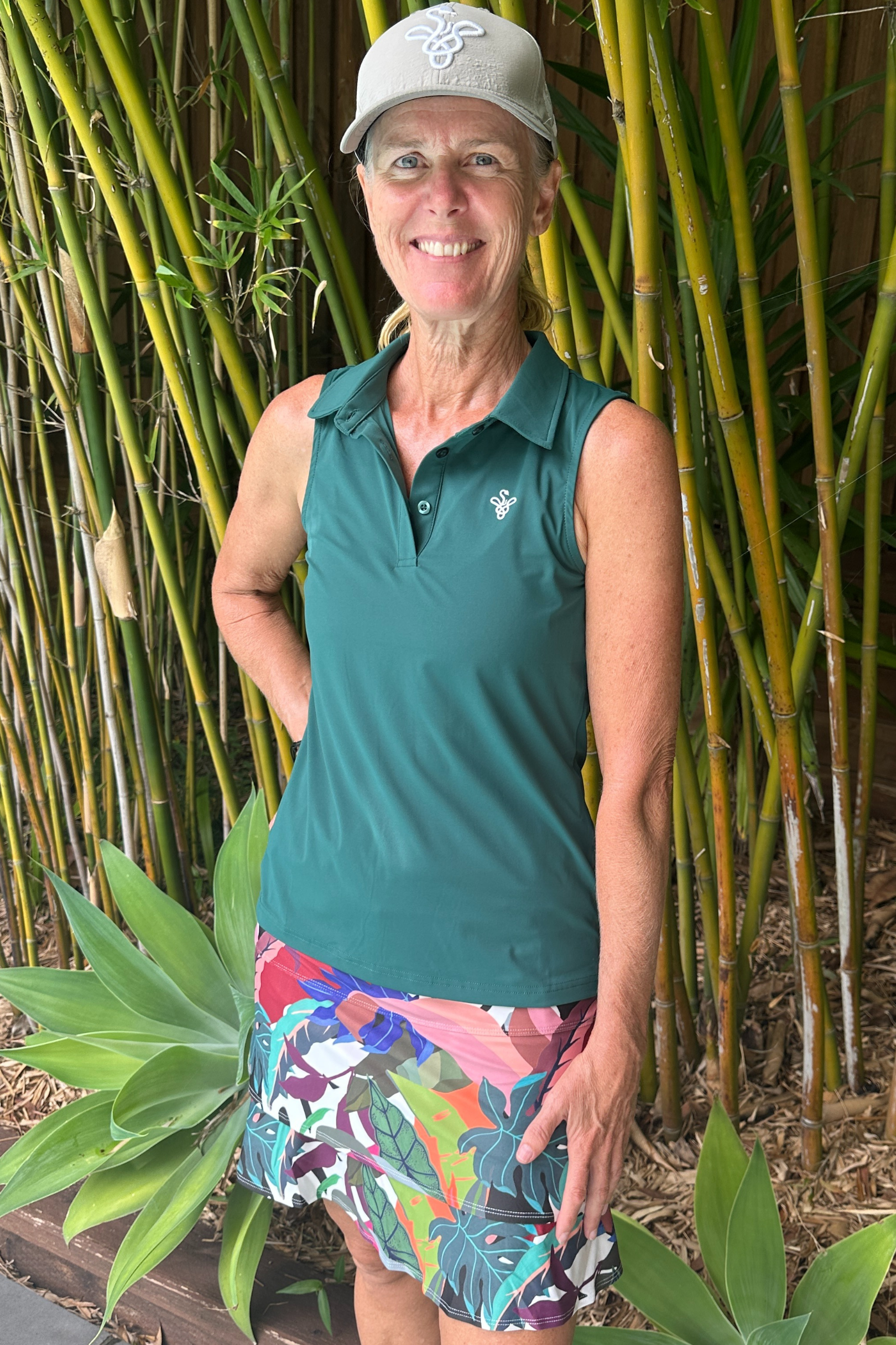 Red Belly Active | Bella Sleeveless — Forest